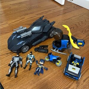 Batman Action Figure and Vehicle Set Bundle